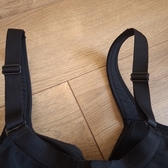 Lululemon Run Times High Support Bra in Black - Picture 10 of 11